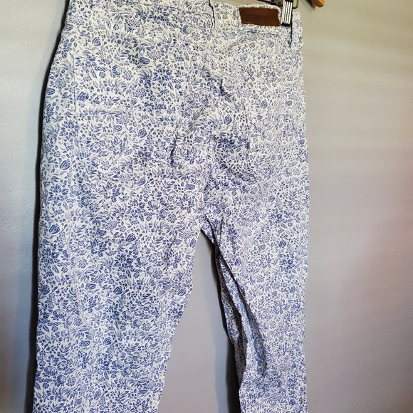 H&M L.O.G.G. Floral White/Blue Jeans - Size 6 - Picture 7 of 10